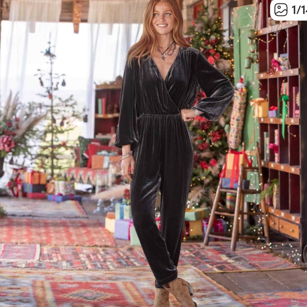 Sundance Aviana Velvet Jumpsuit Burgundy 
Surplus Wrap Top Long Sleeve XXL